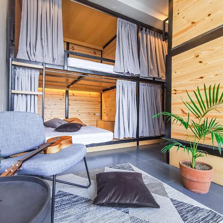 Murals Sleepbox (Adults Only) Cebu Exterior photo
